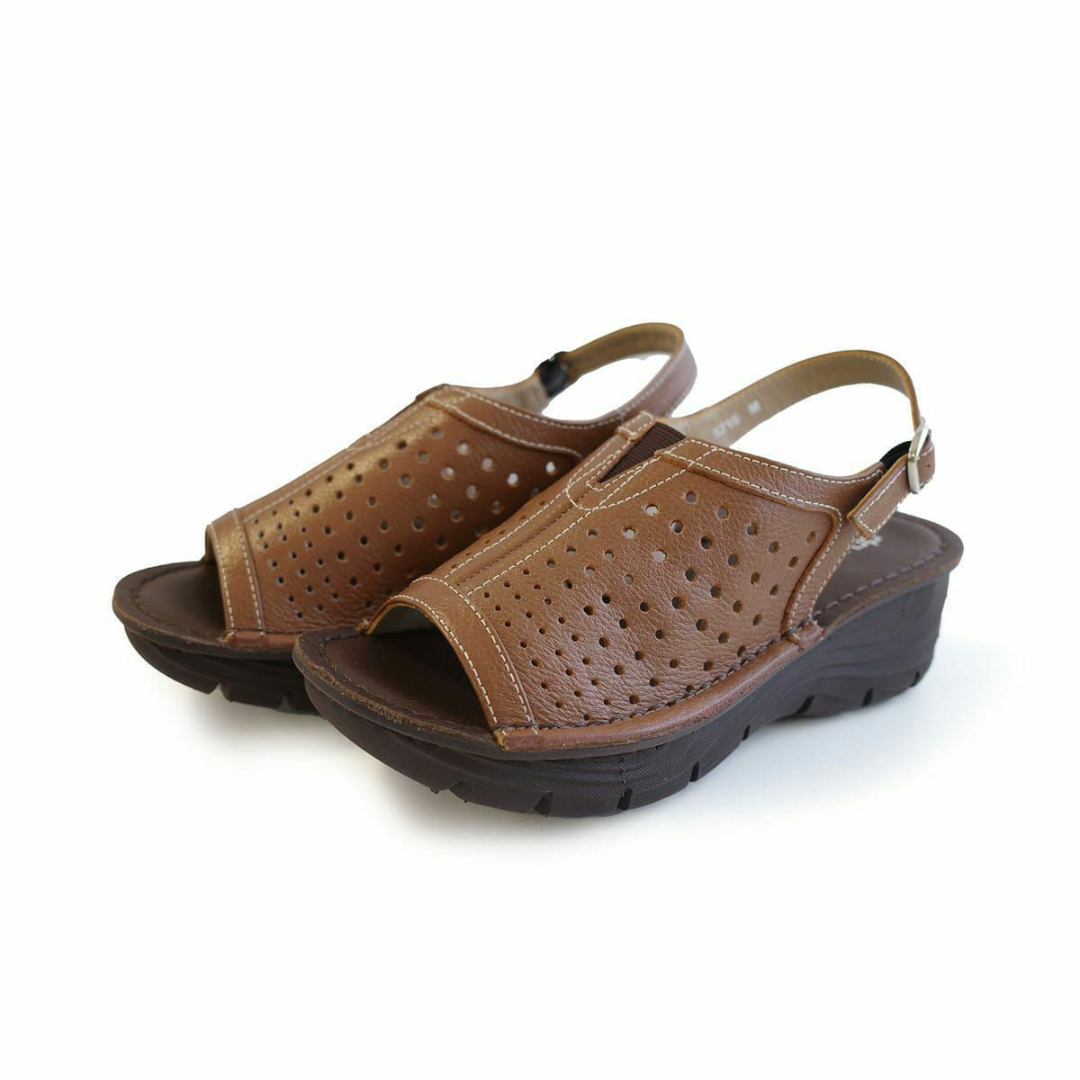 ライトブラウン