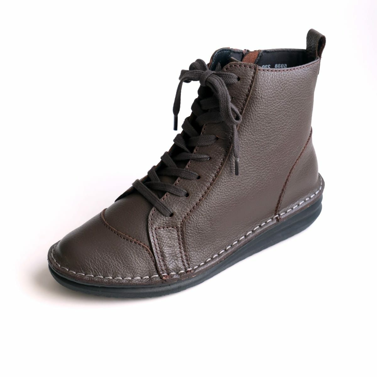 ダークブラウン